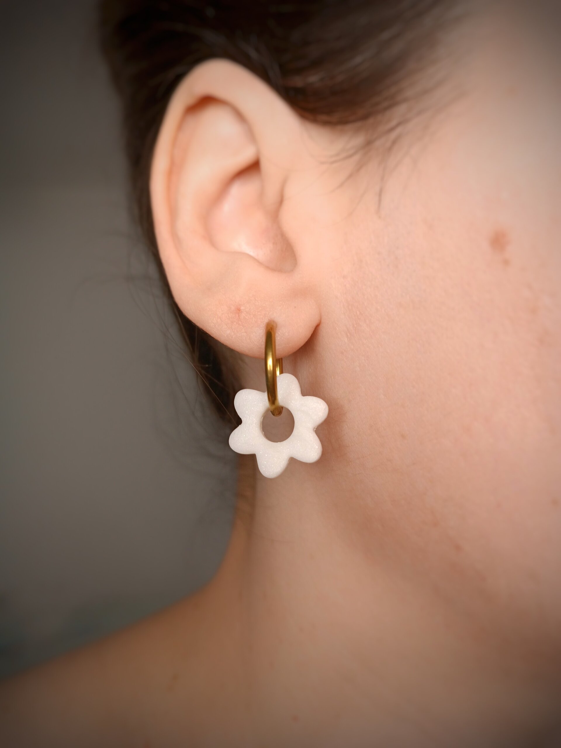 Charm Flor blanco perla (Par) - 3